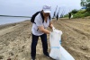 Сотрудники Департамента присоединились к экологической акции по очистке берегов водоёмов